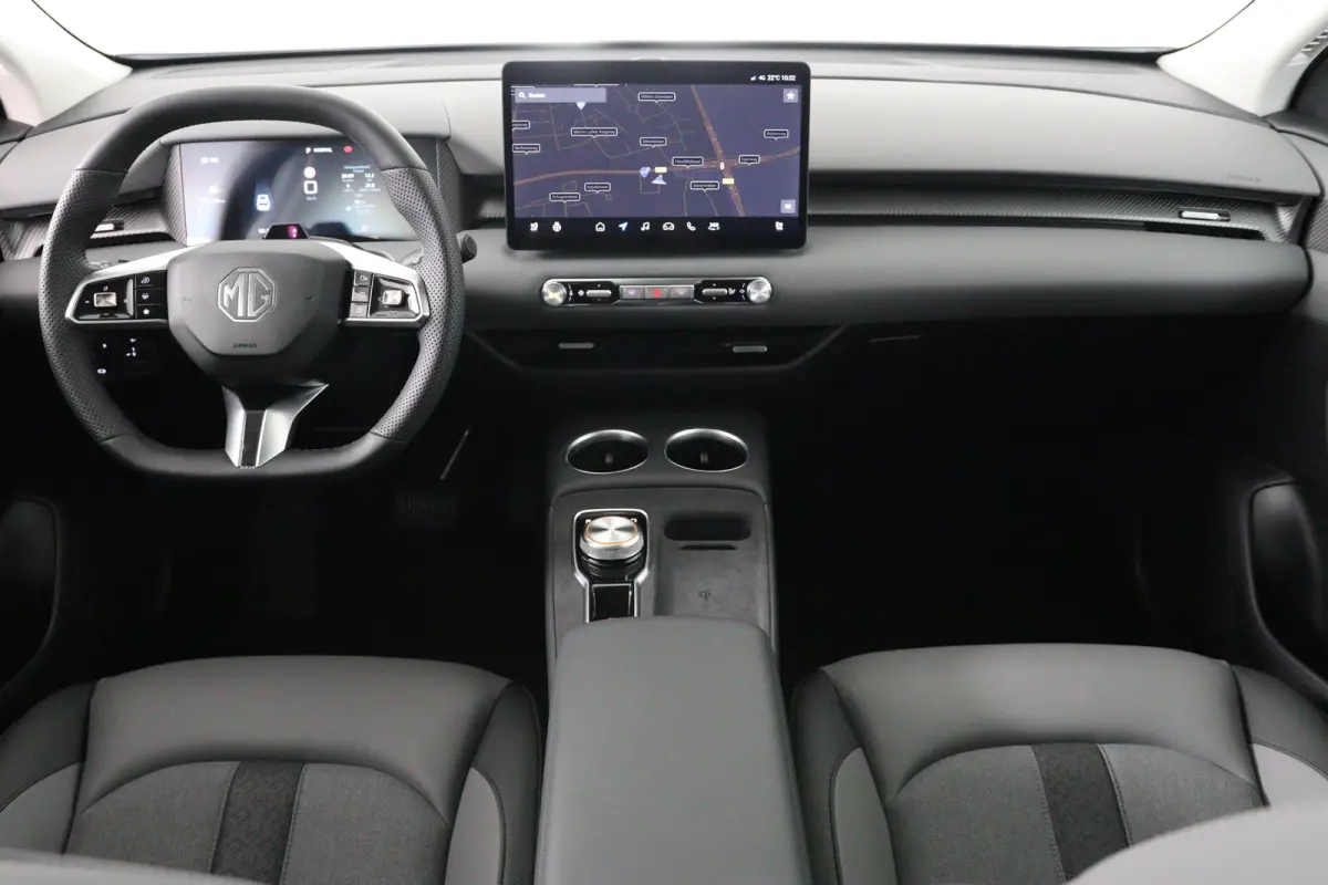 Luxury 64 kWh | 360 Camera | Warmtepomp | Stoel/Stuurverwarming | Clima | Navi | LED | Cruise Adaptive