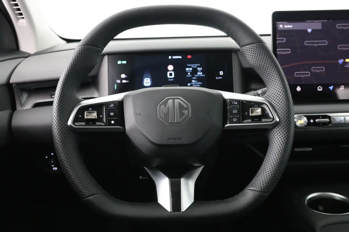 Luxury 64 kWh | 360 Camera | Warmtepomp | Stoel/Stuurverwarming | Clima | Navi | LED | Cruise Adaptive