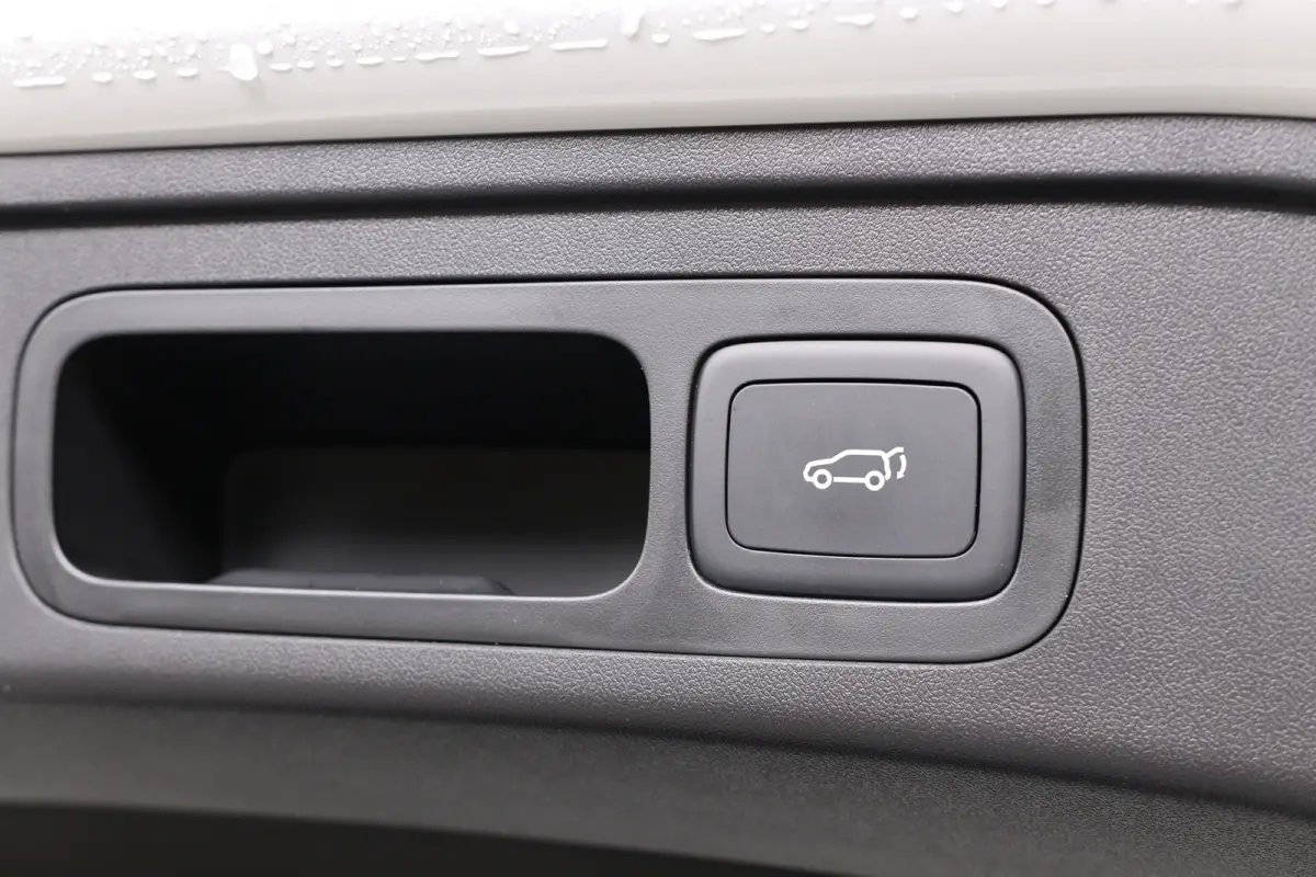 Luxury 64 kWh | 360 Camera | Warmtepomp | Stoel/Stuurverwarming | Clima | Navi | LED | Cruise Adaptive