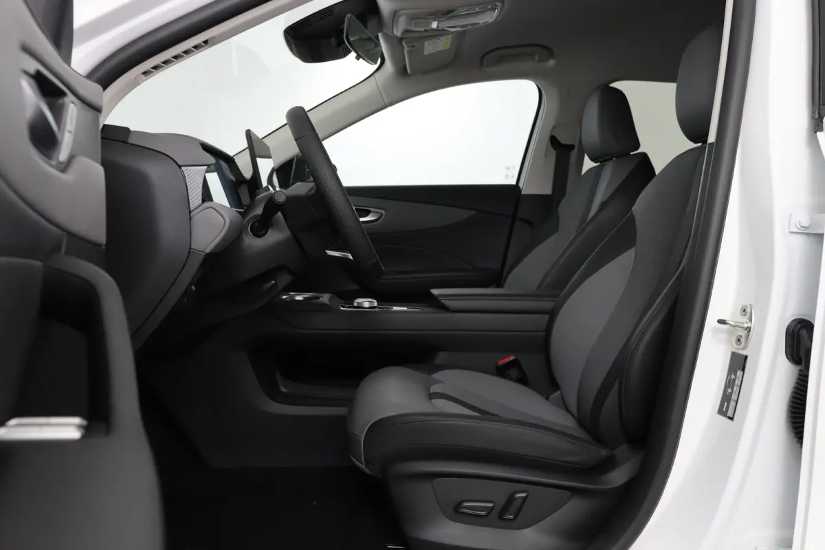 Luxury 64 kWh | 360 Camera | Warmtepomp | Stoel/Stuurverwarming | Clima | Navi | LED | Cruise Adaptive