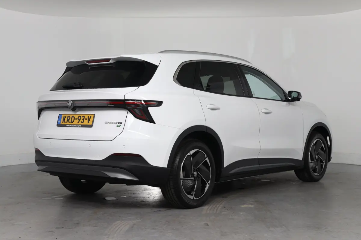 Luxury 64 kWh | 360 Camera | Warmtepomp | Stoel/Stuurverwarming | Clima | Navi | LED | Cruise Adaptive