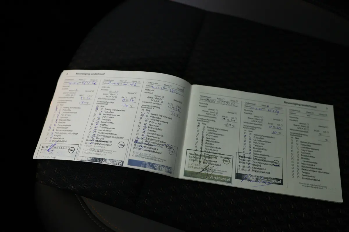 1.2 Turbo Innovation | Dealer Onderhouden! | Climate Control | Navigatie | Parkeersensoren | Keyless | Cruise Control | Apple Carplay / Android Auto | Lichtmetalen Velgen