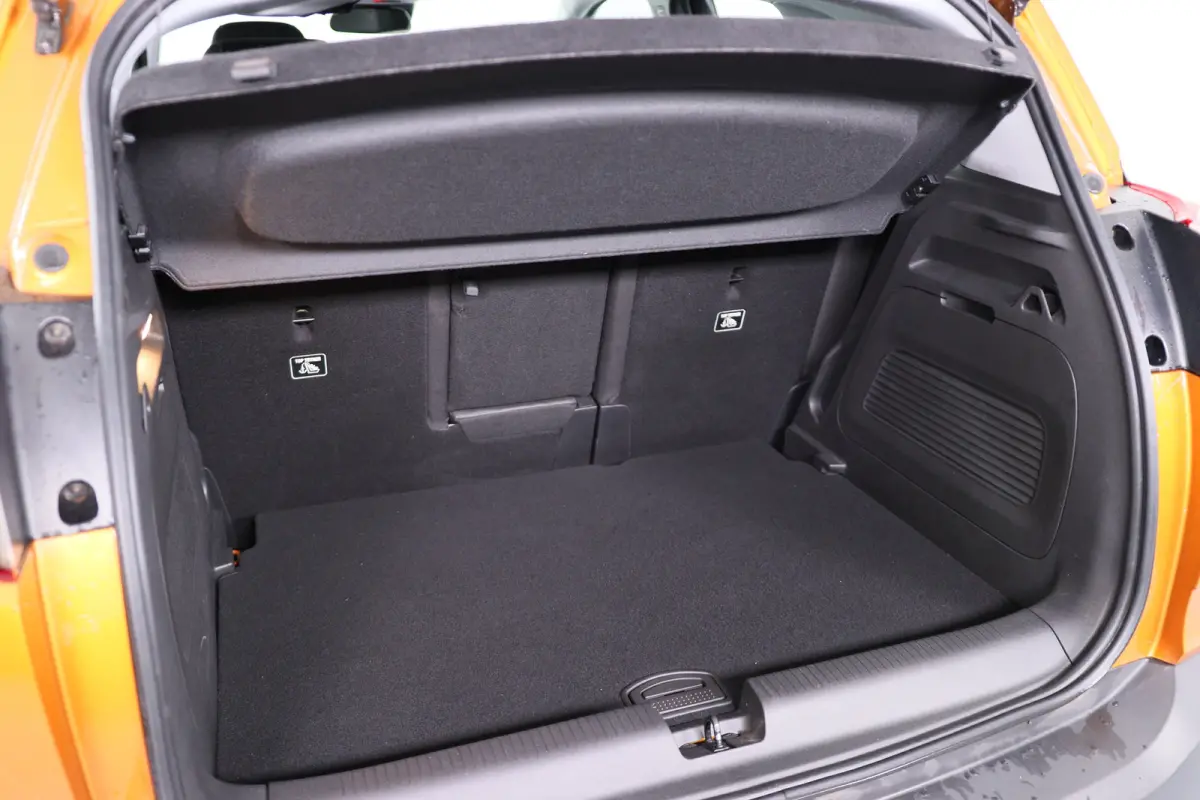 1.2 Turbo Innovation | Dealer Onderhouden! | Climate Control | Navigatie | Parkeersensoren | Keyless | Cruise Control | Apple Carplay / Android Auto | Lichtmetalen Velgen