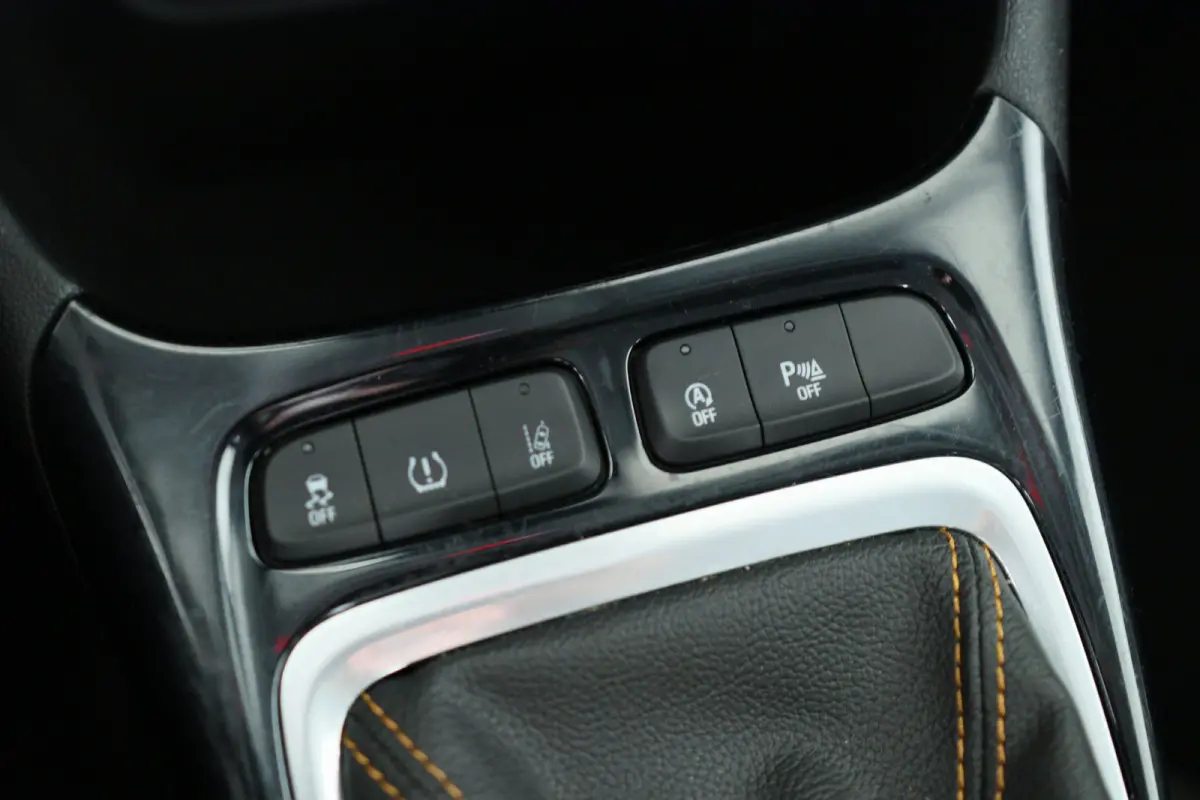 1.2 Turbo Innovation | Dealer Onderhouden! | Climate Control | Navigatie | Parkeersensoren | Keyless | Cruise Control | Apple Carplay / Android Auto | Lichtmetalen Velgen