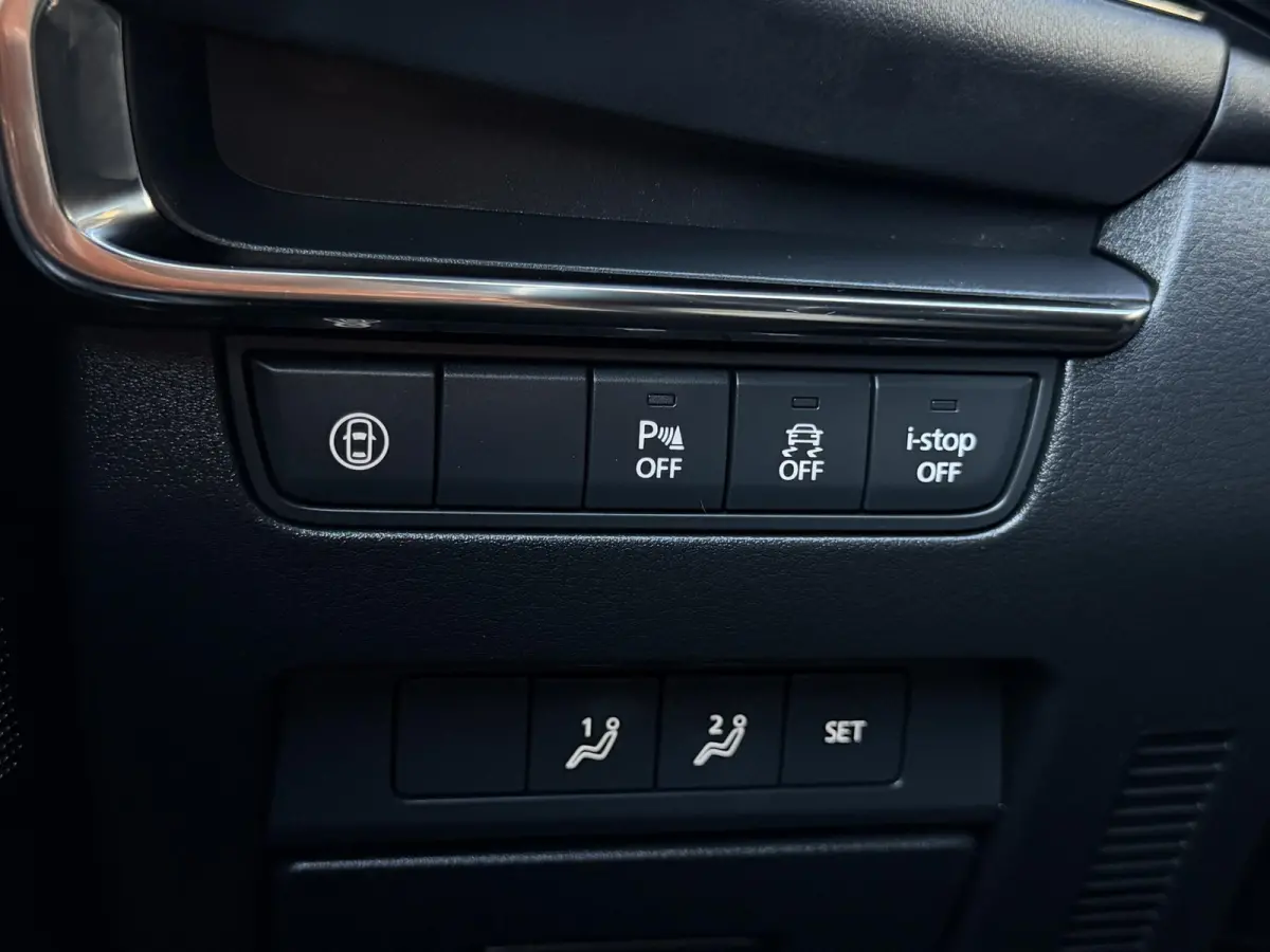 2.0 e-SkyActiv-G M Hybrid 122 Comfort met Bose | Apple Carplay / Android Auto | Navigatiesysteem | Licht + Regensensor | Elektrisch Verstelbare Bestuurderstoel  | Stoel + Stuurverwarming | P