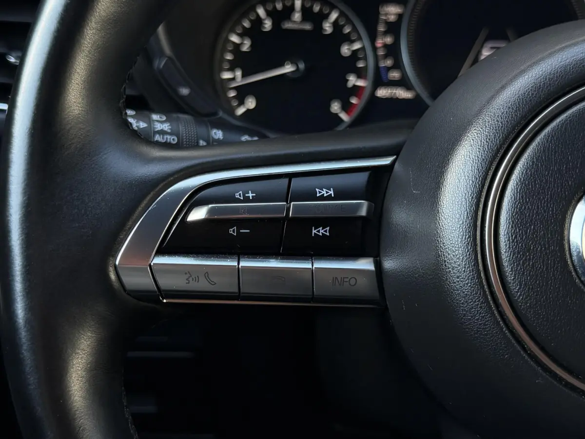 2.0 e-SkyActiv-G M Hybrid 122 Comfort met Bose | Apple Carplay / Android Auto | Navigatiesysteem | Licht + Regensensor | Elektrisch Verstelbare Bestuurderstoel  | Stoel + Stuurverwarming | P