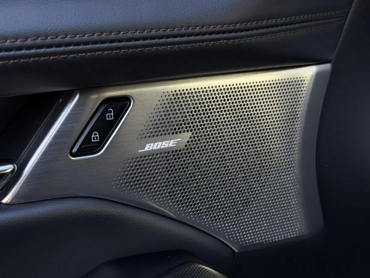 2.0 e-SkyActiv-G M Hybrid 122 Comfort met Bose | Apple Carplay / Android Auto | Navigatiesysteem | Licht + Regensensor | Elektrisch Verstelbare Bestuurderstoel  | Stoel + Stuurverwarming | P