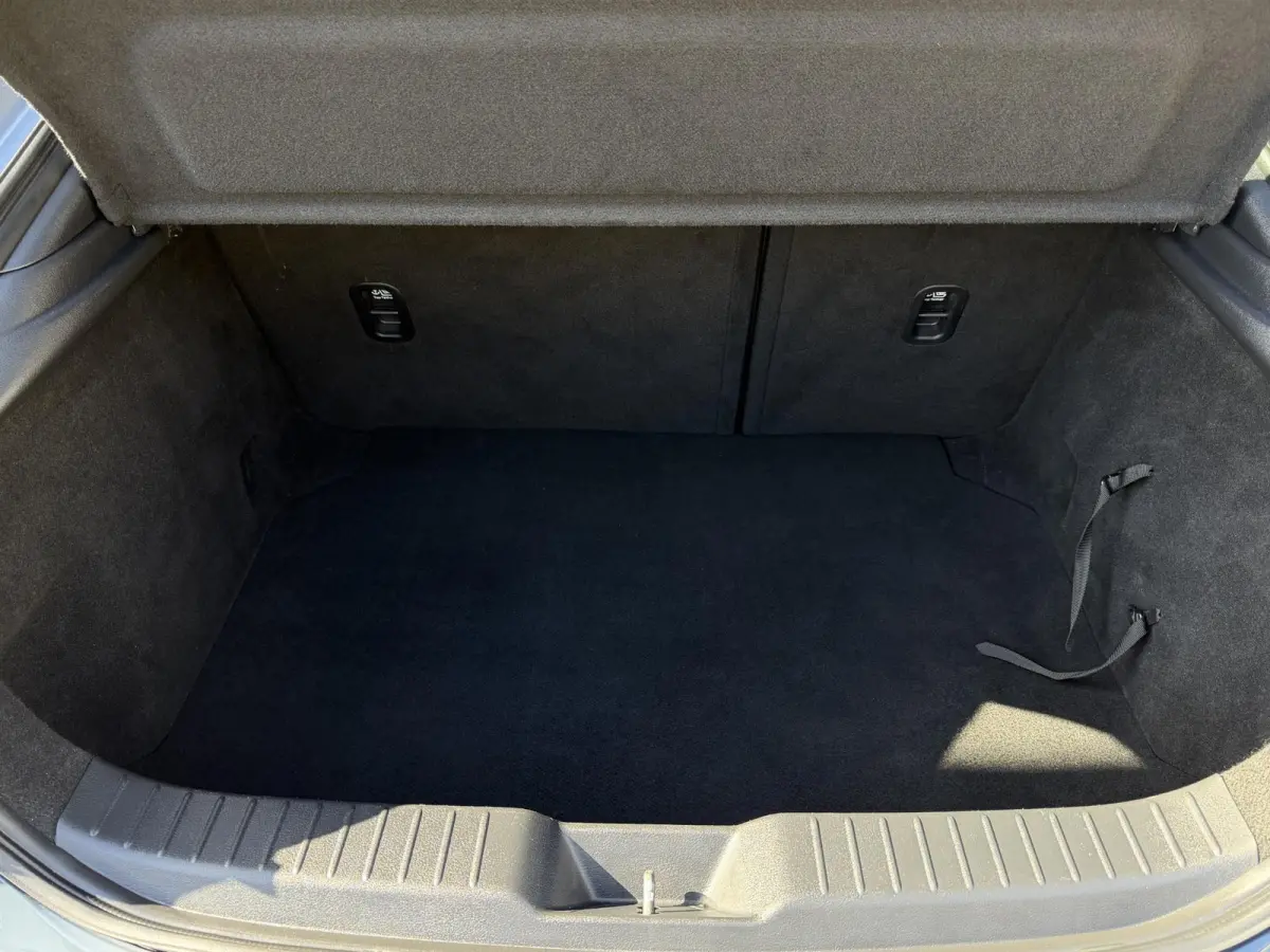 2.0 e-SkyActiv-G M Hybrid 122 Comfort met Bose | Apple Carplay / Android Auto | Navigatiesysteem | Licht + Regensensor | Elektrisch Verstelbare Bestuurderstoel  | Stoel + Stuurverwarming | P
