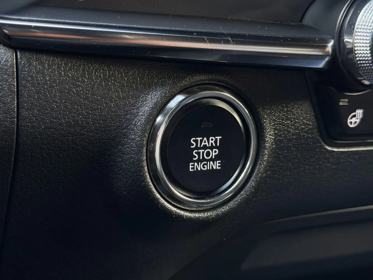 2.0 e-SkyActiv-G M Hybrid 122 Comfort met Bose | Apple Carplay / Android Auto | Navigatiesysteem | Licht + Regensensor | Elektrisch Verstelbare Bestuurderstoel  | Stoel + Stuurverwarming | P