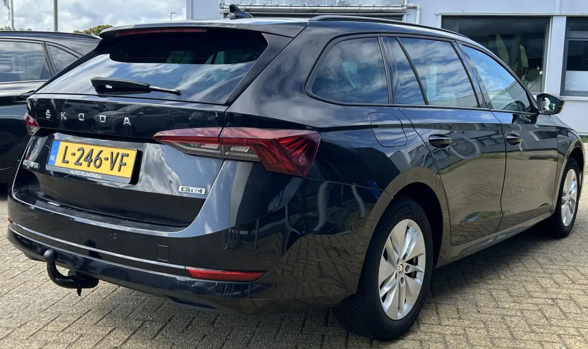 1.5 e-TSI Business Edition 150PK | NIEUW MODEL | NL AUTO | AUTOMAAT | Digital Cockpit | Trekhaak | Elektrische Achterklep | Dodehoek Detectie | Parkeersensoren Voor en Achter | Sfeer Verlich