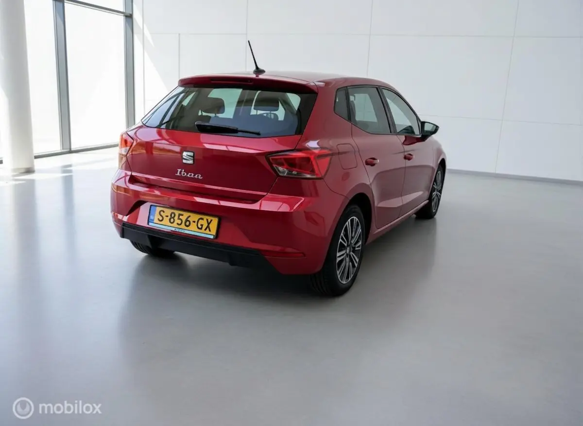 1.0 EcoTSI Style Business Connect | 02/2023 | 82.976 km | NL Auto | BTW | Rood Metallic