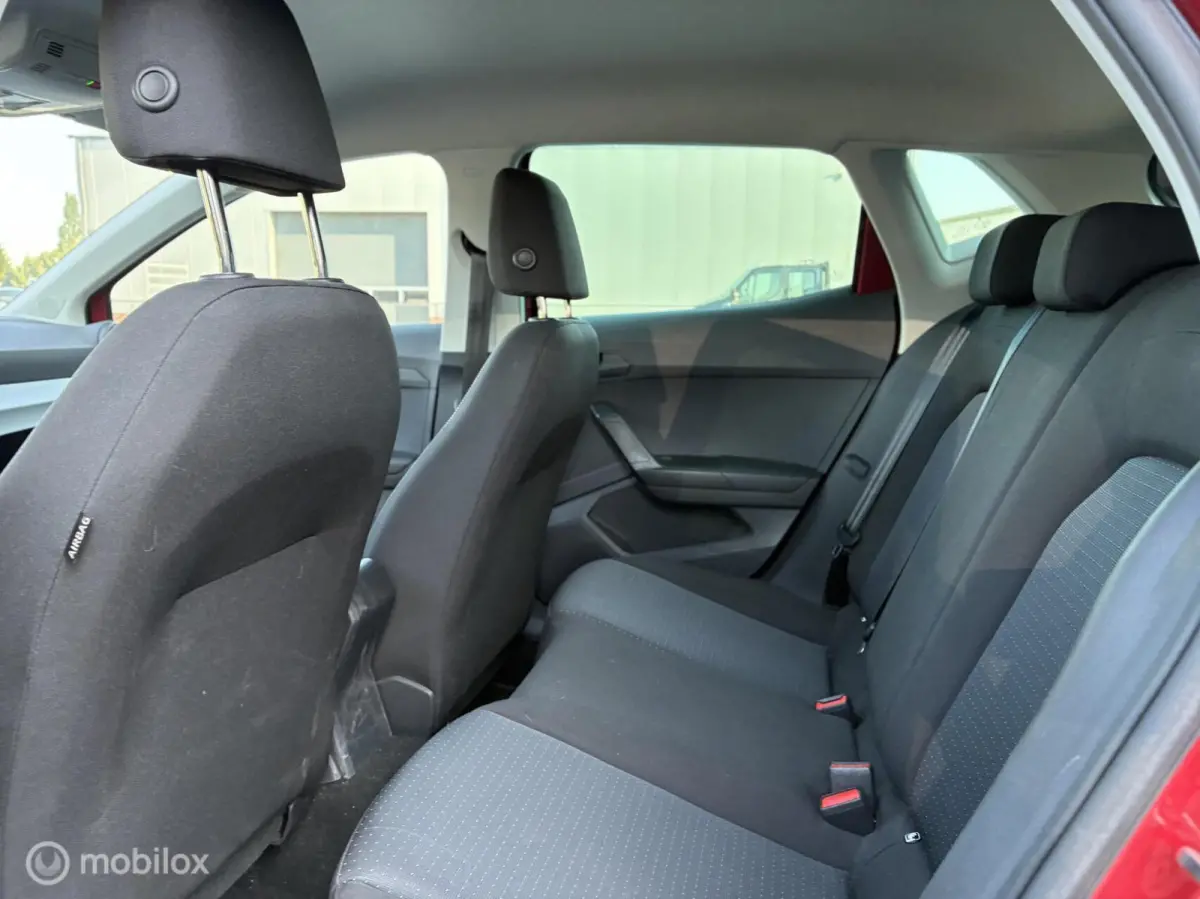 1.0 EcoTSI Style Business Connect | 02/2023 | 82.976 km | NL Auto | BTW | Rood Metallic