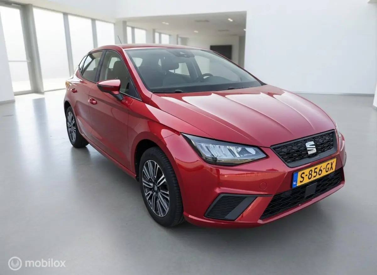 1.0 EcoTSI Style Business Connect | 02/2023 | 82.976 km | NL Auto | BTW | Rood Metallic