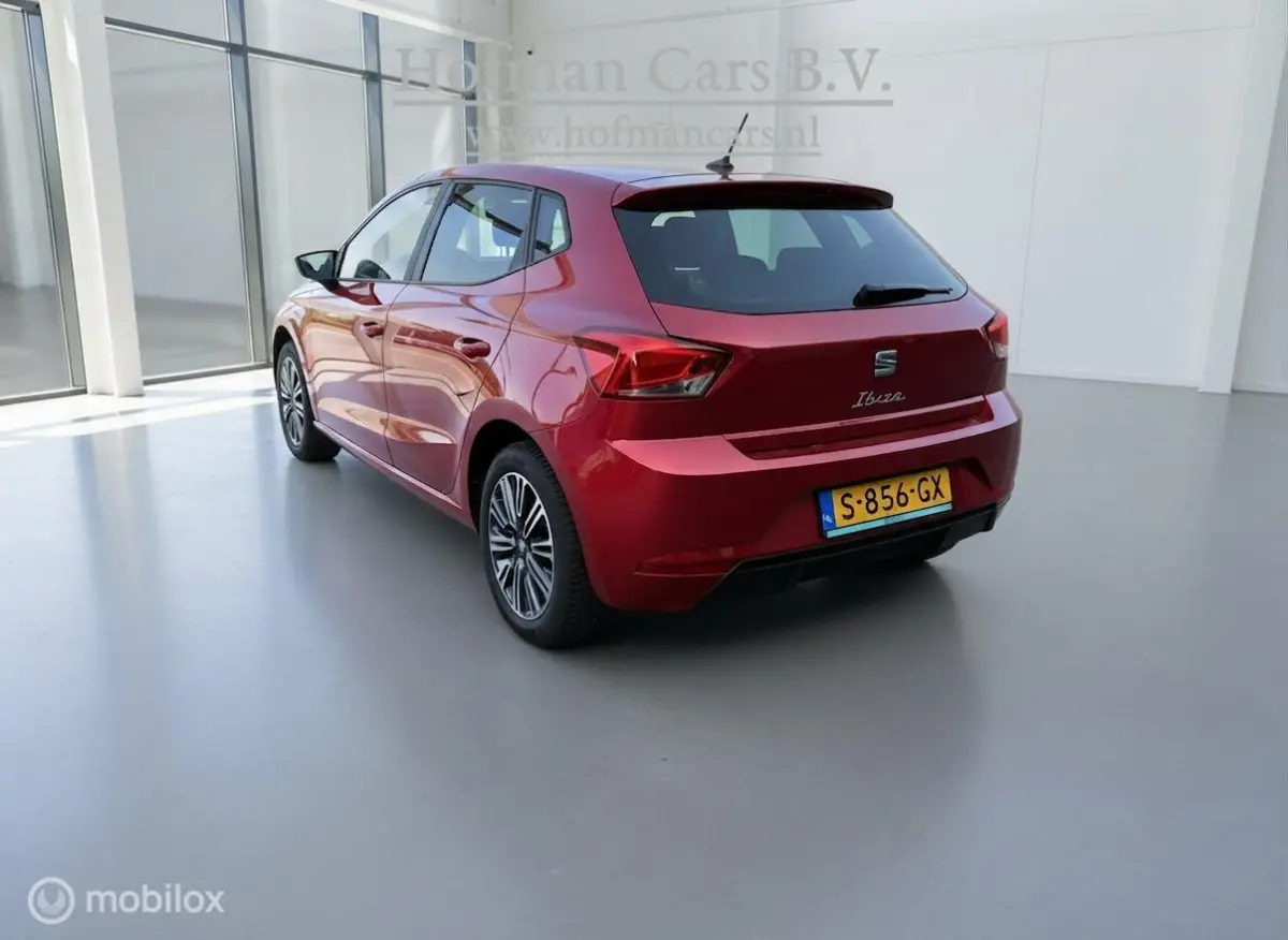 1.0 EcoTSI Style Business Connect | 02/2023 | 82.976 km | NL Auto | BTW | Rood Metallic