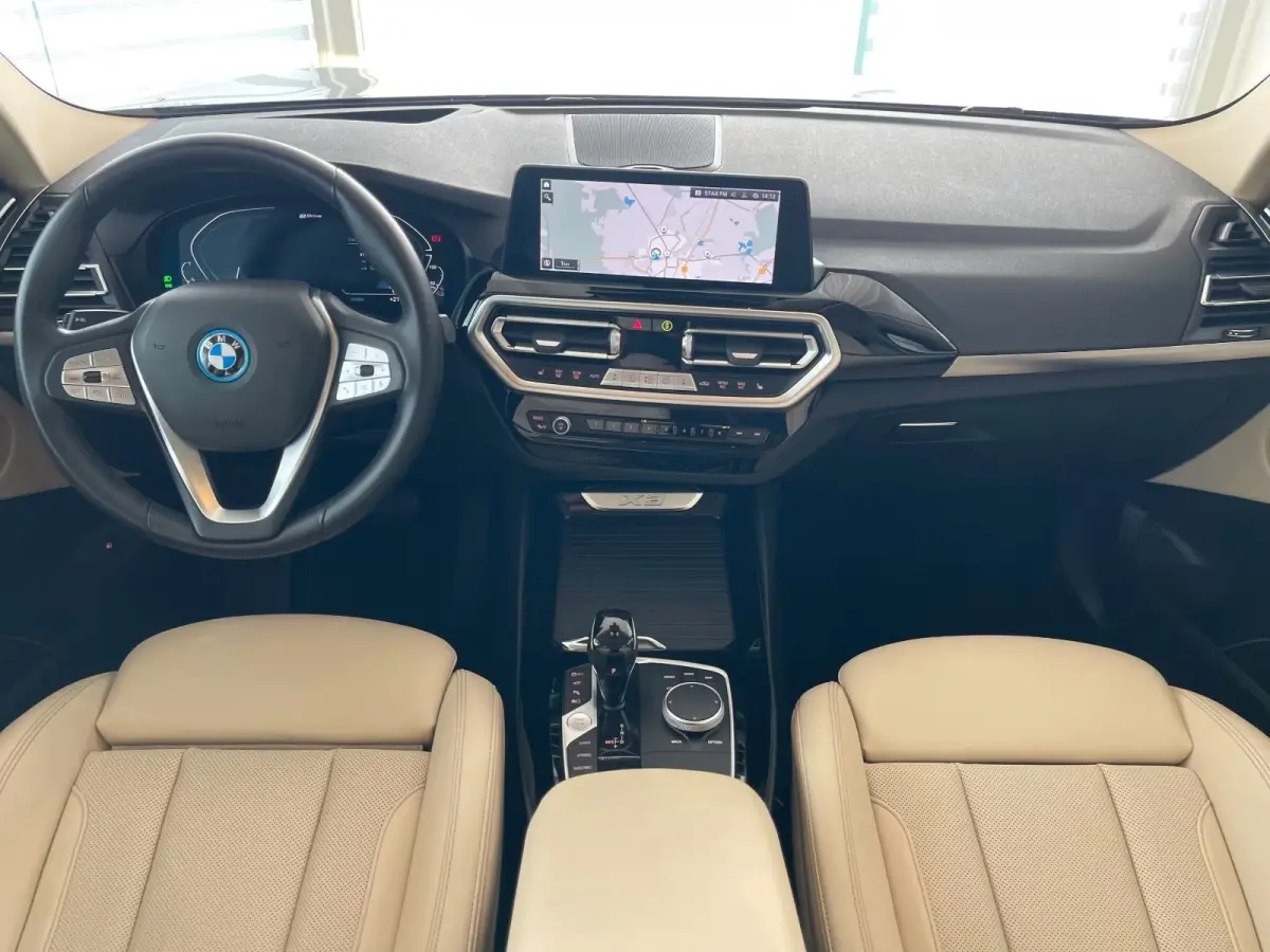 xDrive30e ** LASER, BEIGE LEDER, TREKH, PANORAMA, HuD, ACC, 19-inch LMV ** 1e eig - UNFALLFREI ** ** INFORMEER OOK NAAR ONZE AANTREKKELIJKE FINANCIAL-LEASE TARIEVEN **