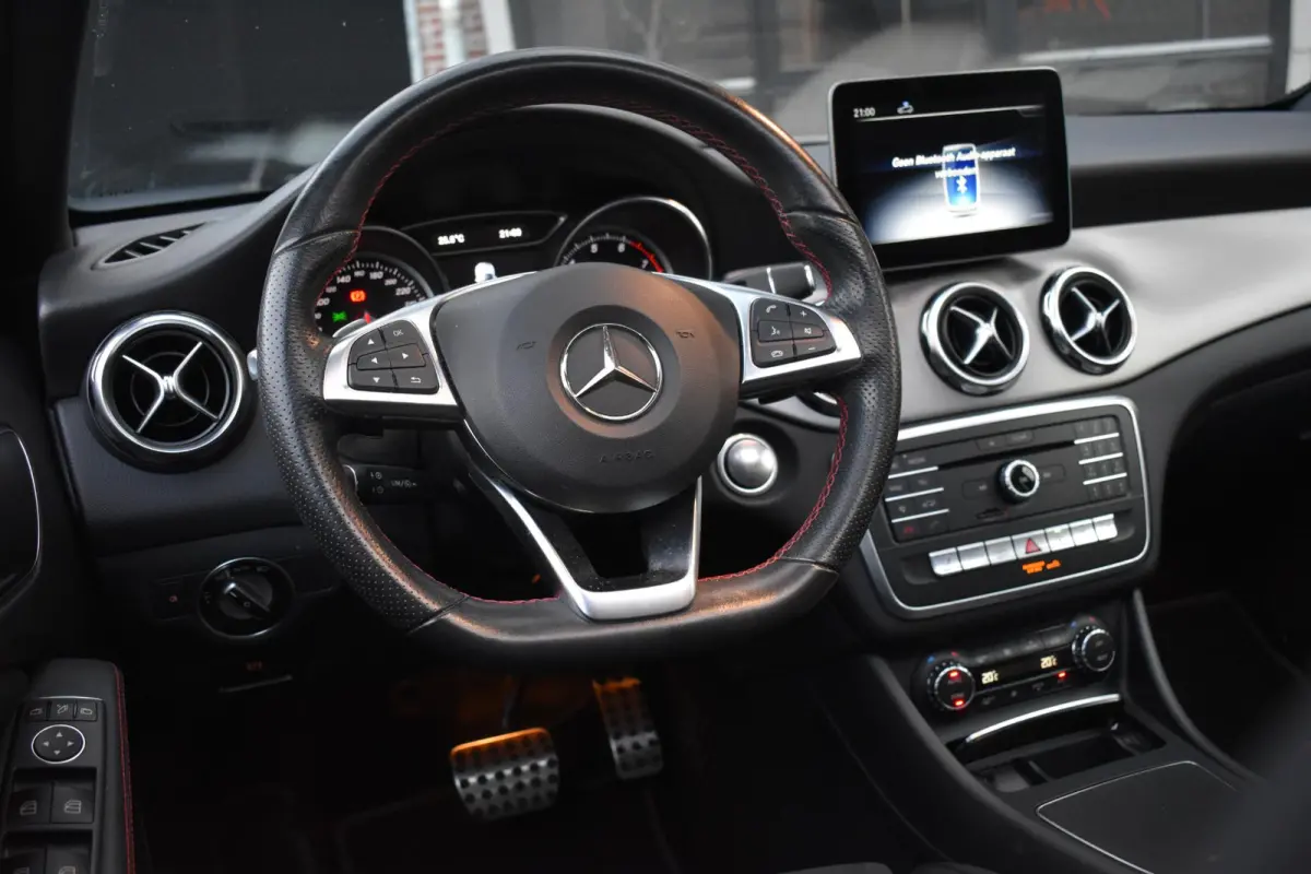 180 AMG Line Pano Keyless Camera LED