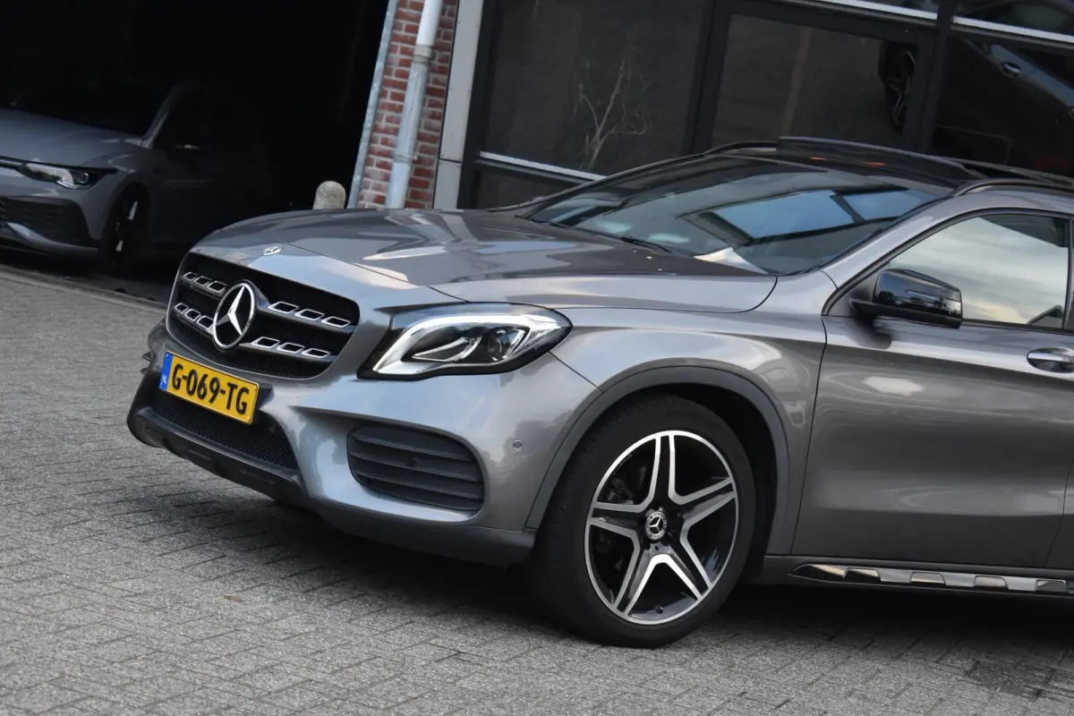 180 AMG Line Pano Keyless Camera LED
