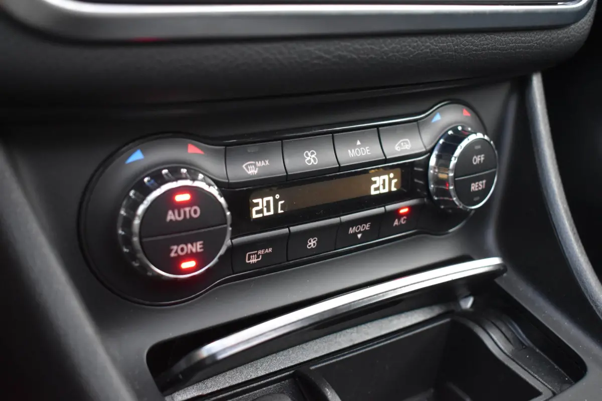180 AMG Line Pano Keyless Camera LED