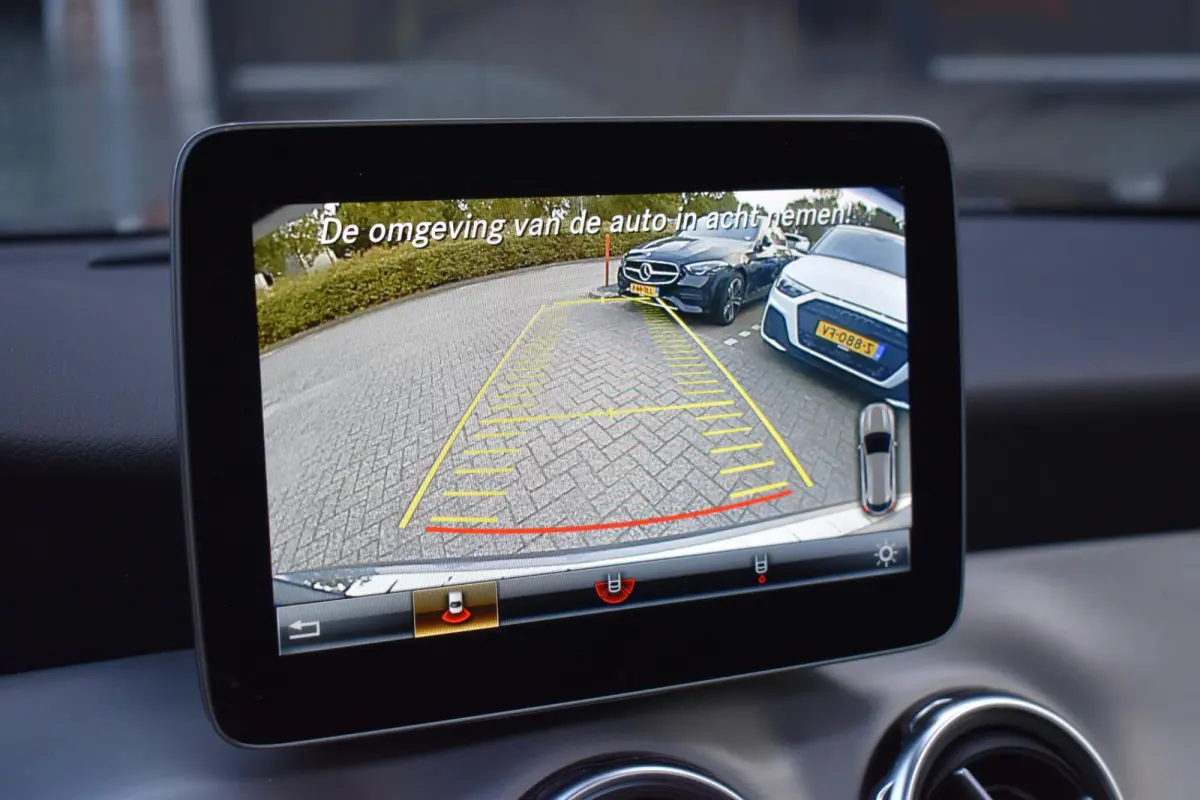 180 AMG Line Pano Keyless Camera LED