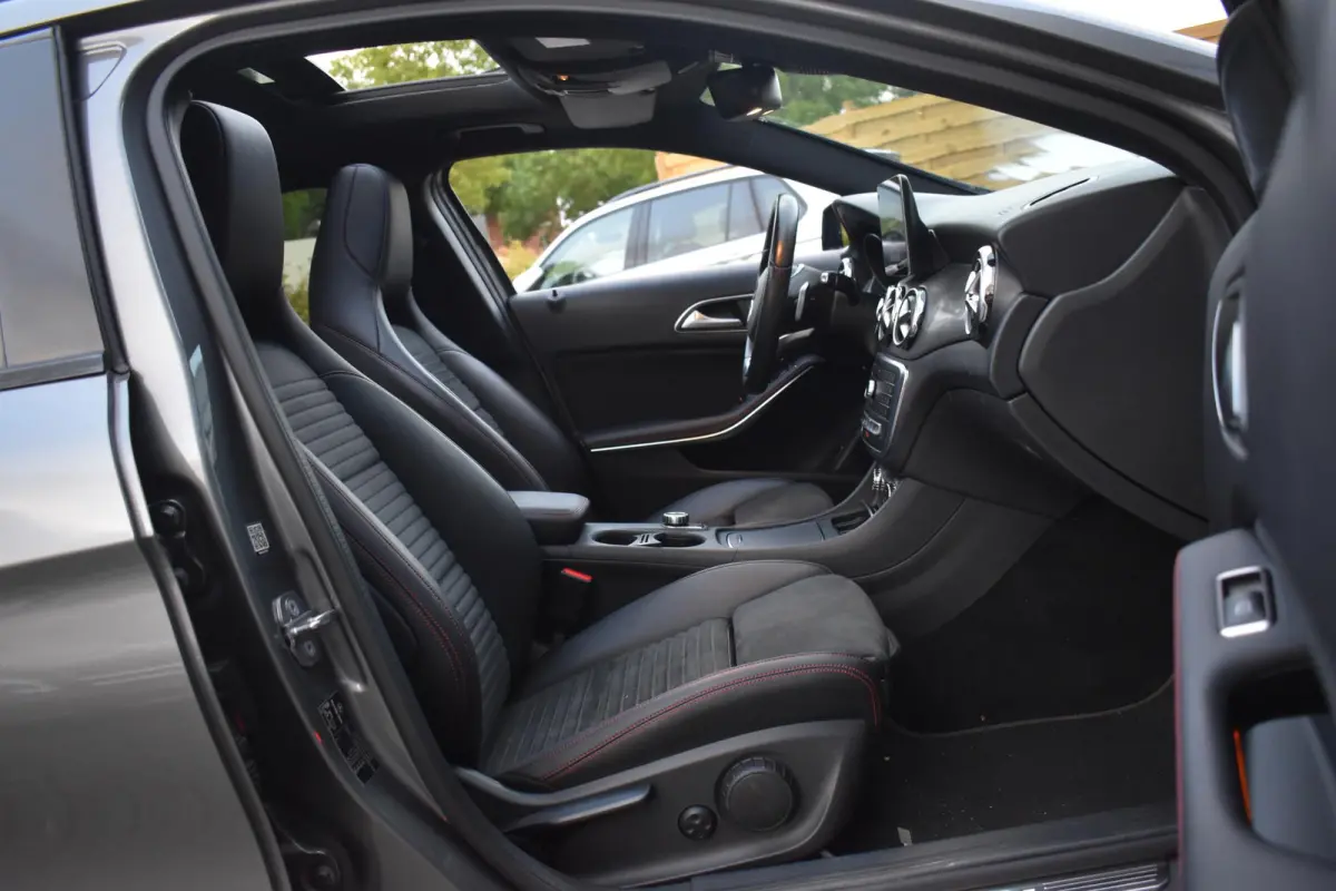 180 AMG Line Pano Keyless Camera LED