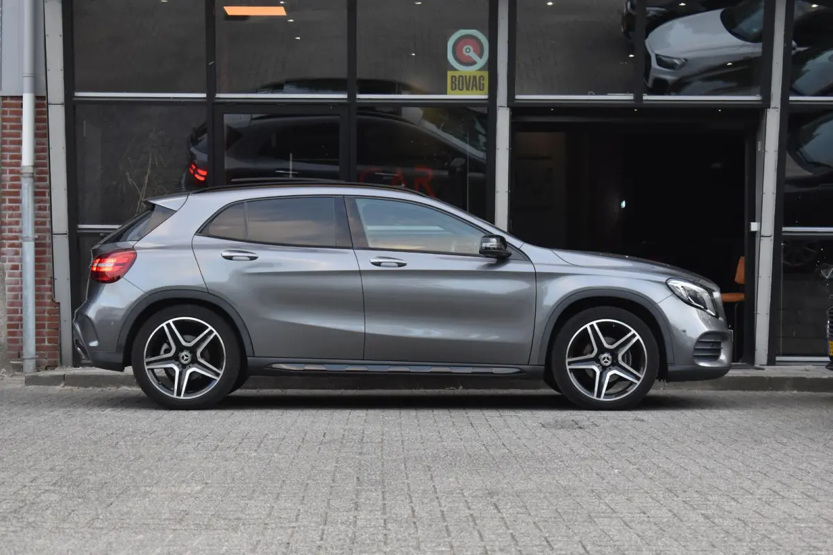 180 AMG Line Pano Keyless Camera LED