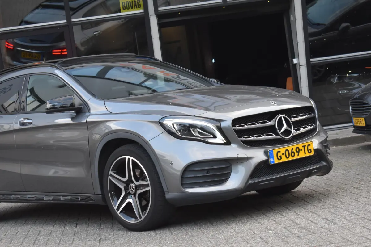 180 AMG Line Pano Keyless Camera LED
