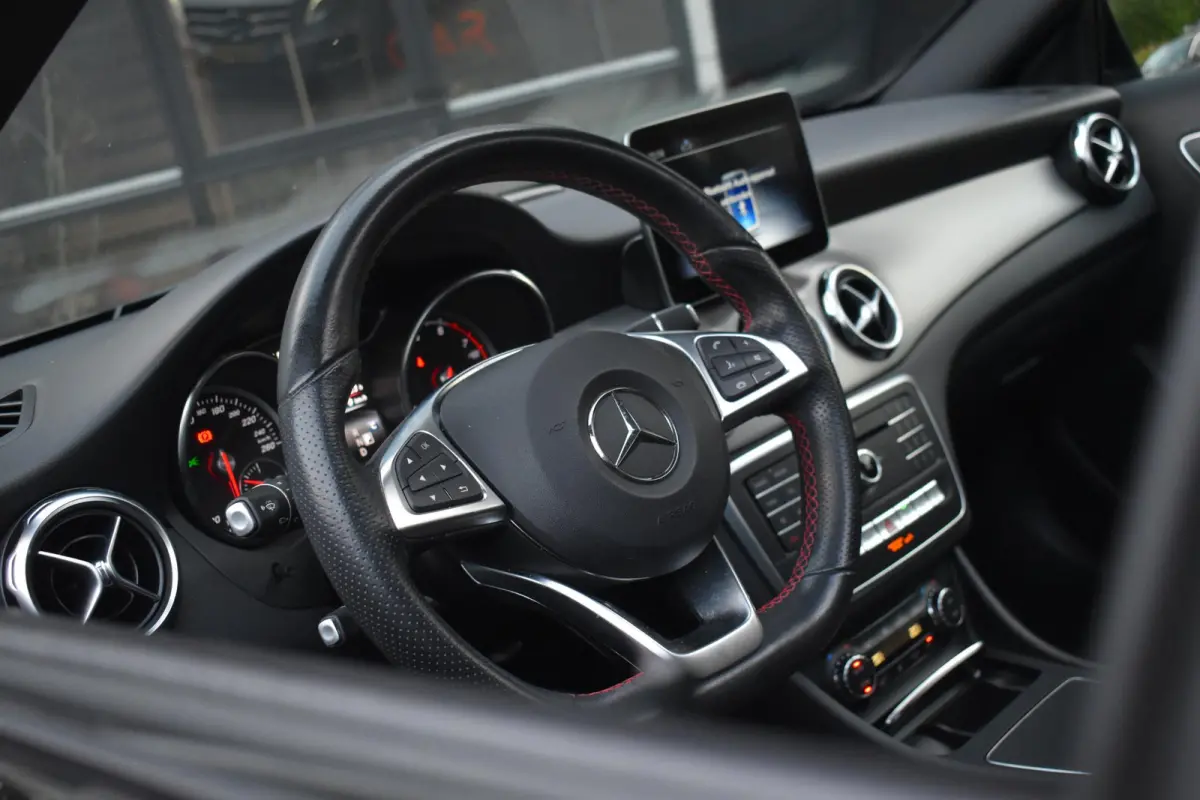 180 AMG Line Pano Keyless Camera LED