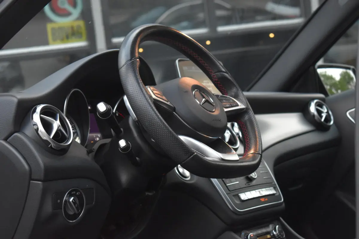 180 AMG Line Pano Keyless Camera LED