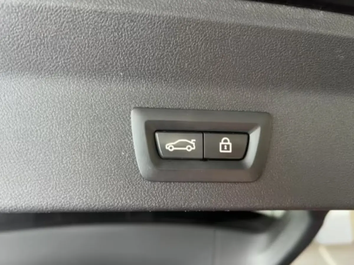 xDrive30e M-SPORT ** LED, COGNAC LEDER, PANORAMA, H&K, M-REM, 19-inch LMV ** 1e EIG - UNFALLFREI - BMW ONDERH ** ** INFORMEER OOK NAAR ONZE AANTREKKELIJKE FINANCIAL-LEASE TARIEVEN **