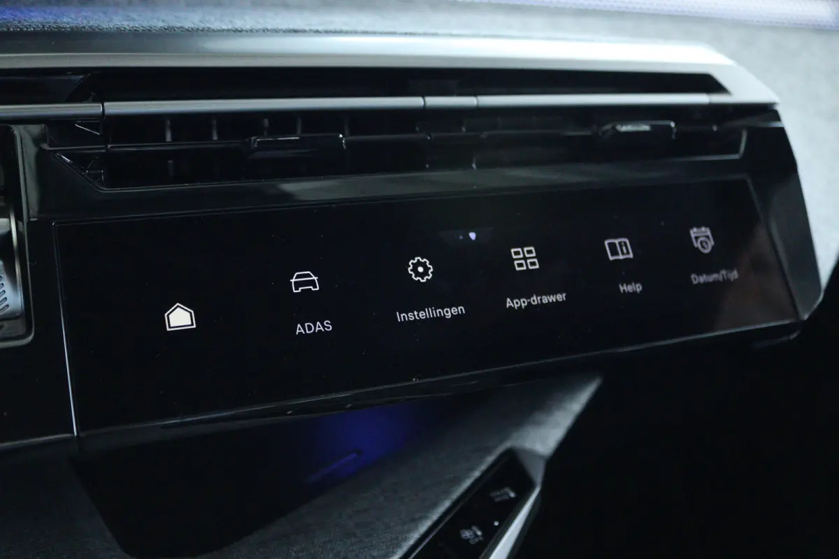 Launch Edition | Advanced Active Safety Brake met camera en radar (Pack Safety Plus) | Climate Control | Elektrische parkeerrem