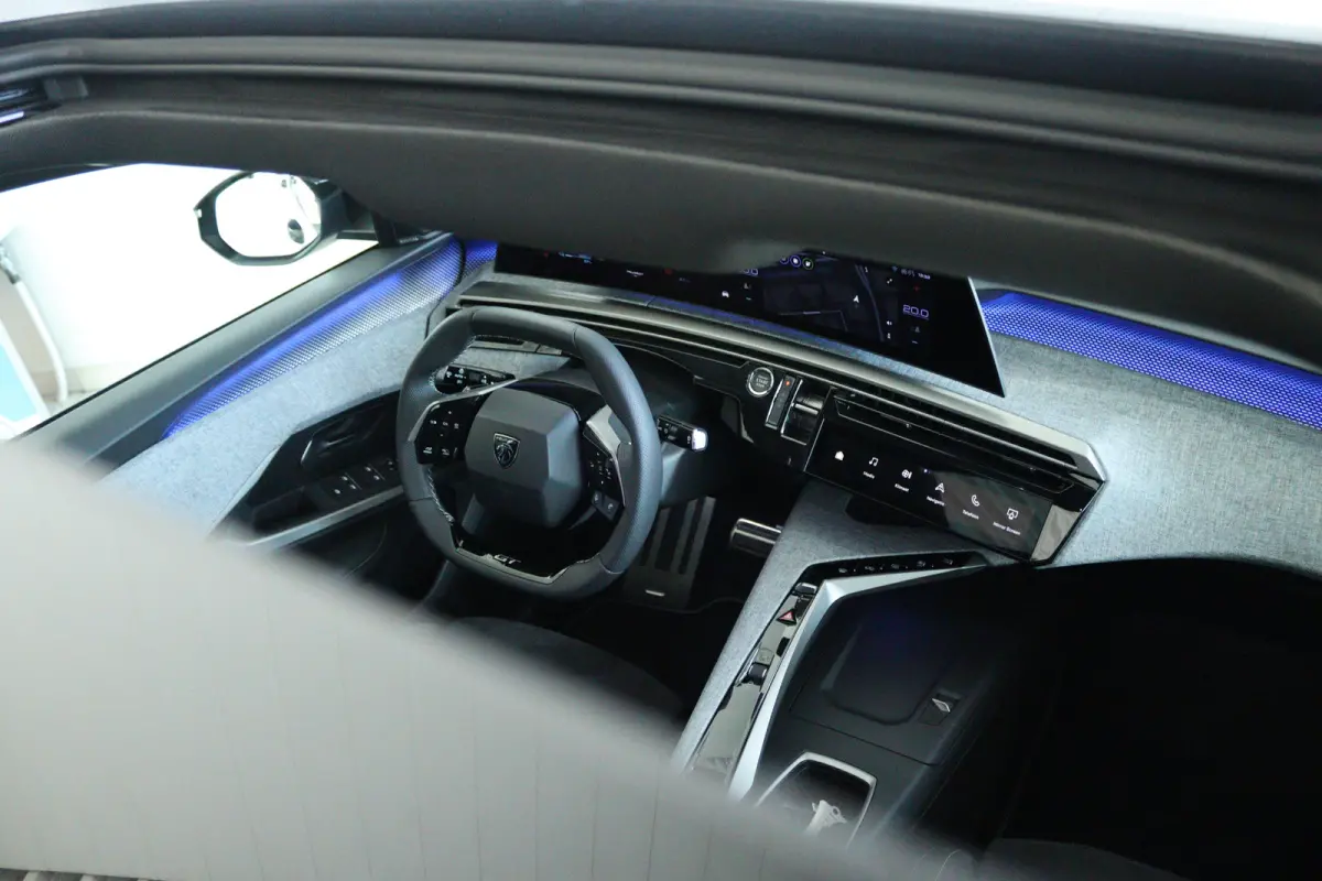 Launch Edition | Advanced Active Safety Brake met camera en radar (Pack Safety Plus) | Climate Control | Elektrische parkeerrem