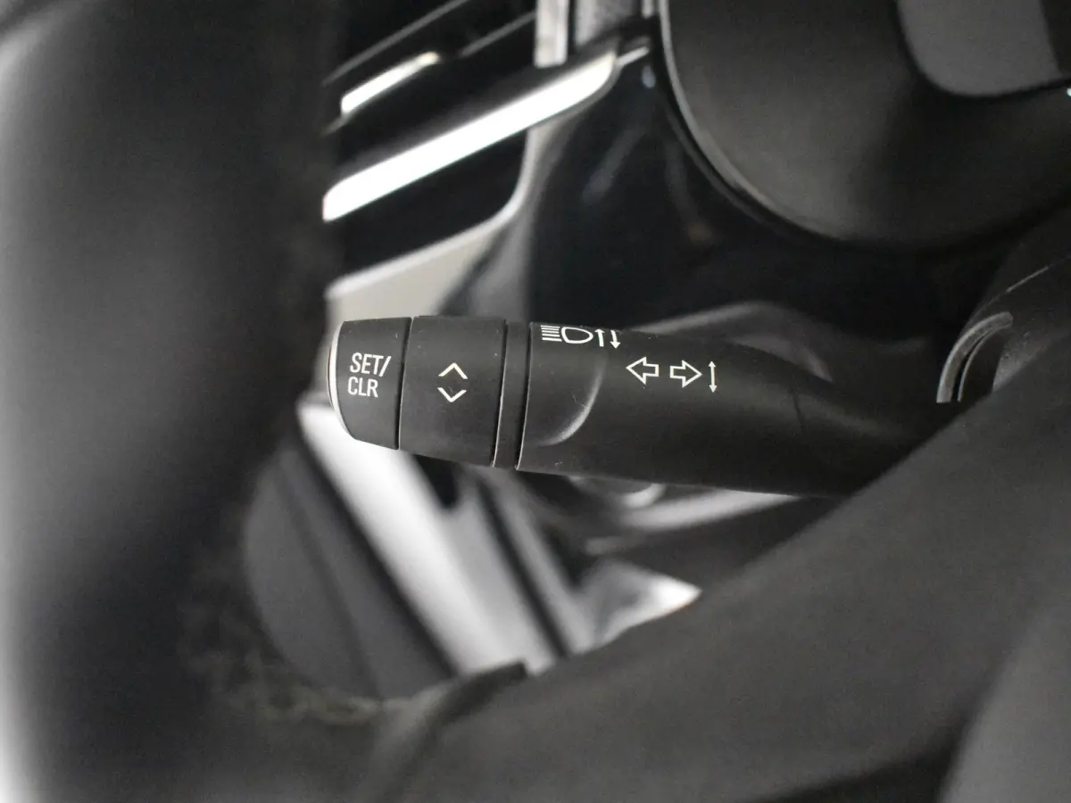 1.2 Level 3 | Climate control | Apple carplay Android auto | Parkeersensoren achter | Verkeersborden detectie |DAB | LED | 16"LMV