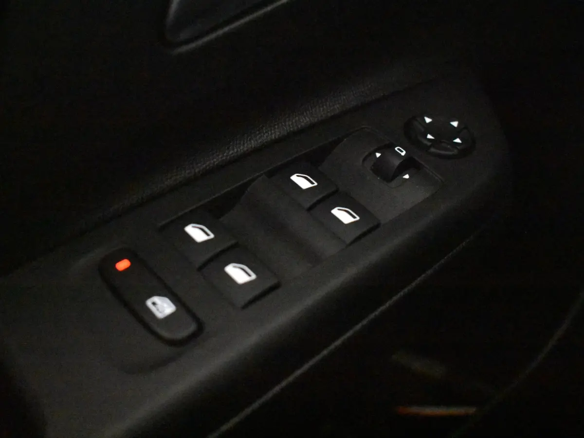 1.2 Level 3 | Climate control | Apple carplay Android auto | Parkeersensoren achter | Verkeersborden detectie |DAB | LED | 16"LMV