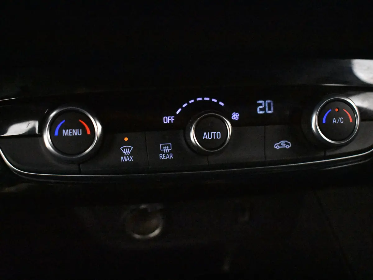 1.2 Level 3 | Climate control | Apple carplay Android auto | Parkeersensoren achter | Verkeersborden detectie |DAB | LED | 16"LMV