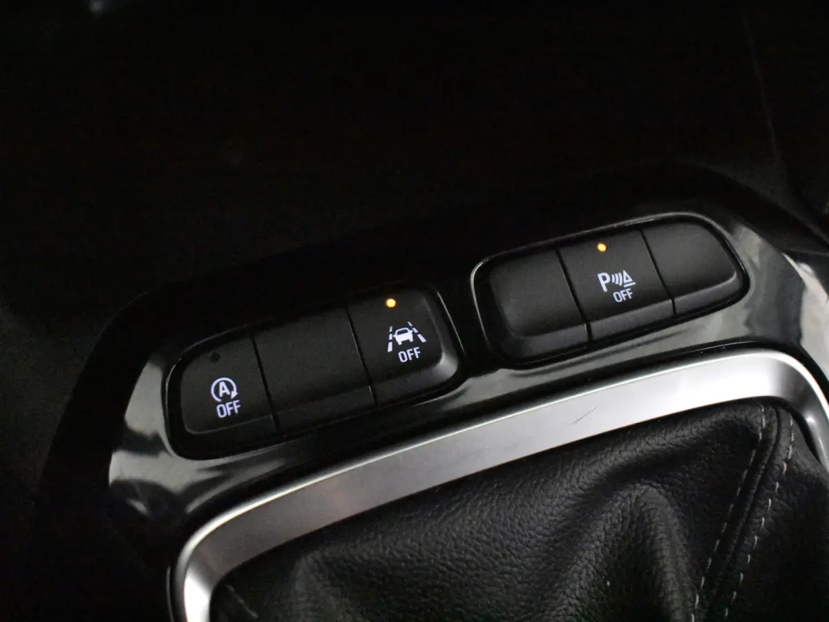 1.2 Level 3 | Climate control | Apple carplay Android auto | Parkeersensoren achter | Verkeersborden detectie |DAB | LED | 16"LMV