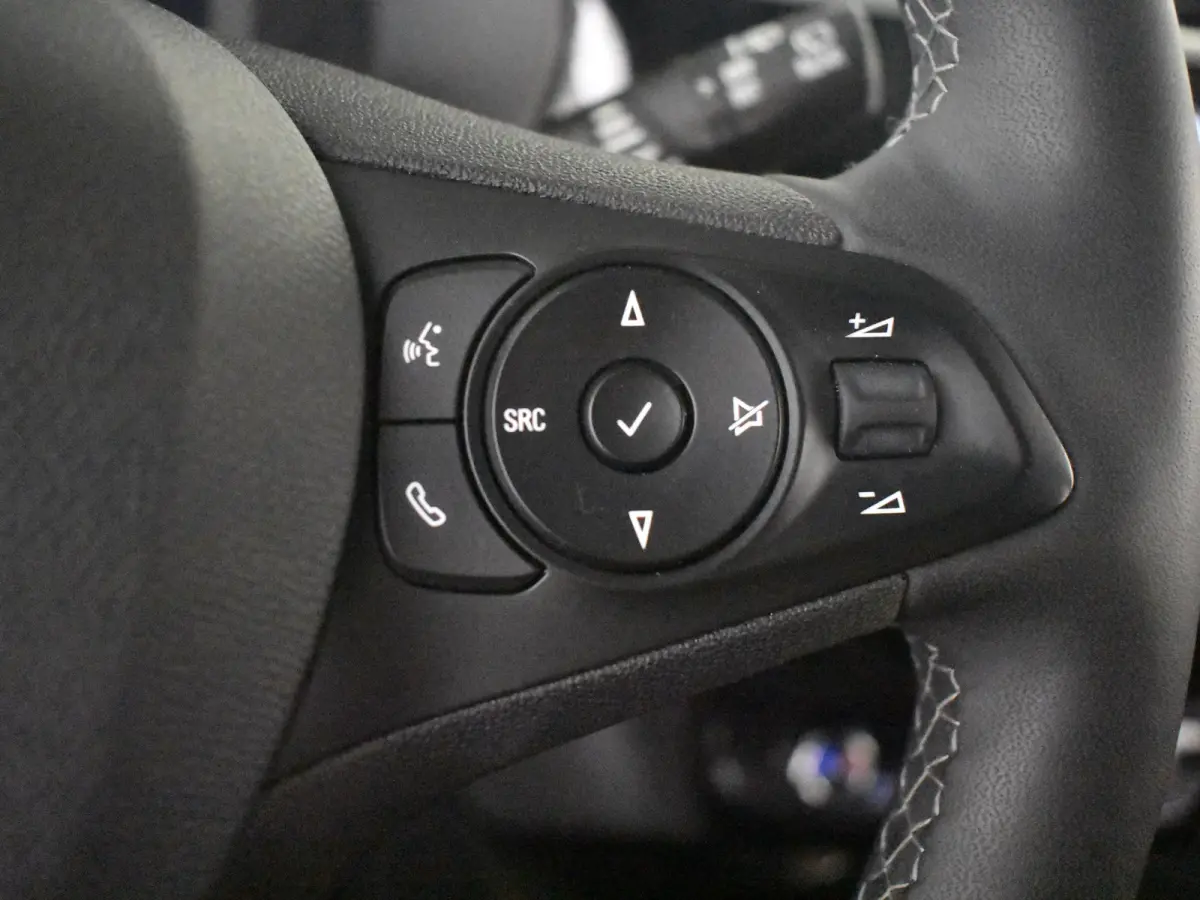 1.2 Level 3 | Climate control | Apple carplay Android auto | Parkeersensoren achter | Verkeersborden detectie |DAB | LED | 16"LMV