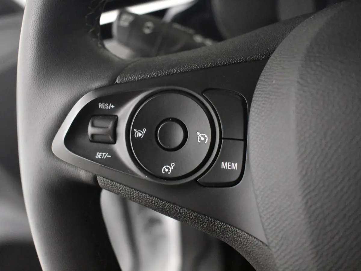 1.2 Level 3 | Climate control | Apple carplay Android auto | Parkeersensoren achter | Verkeersborden detectie |DAB | LED | 16"LMV
