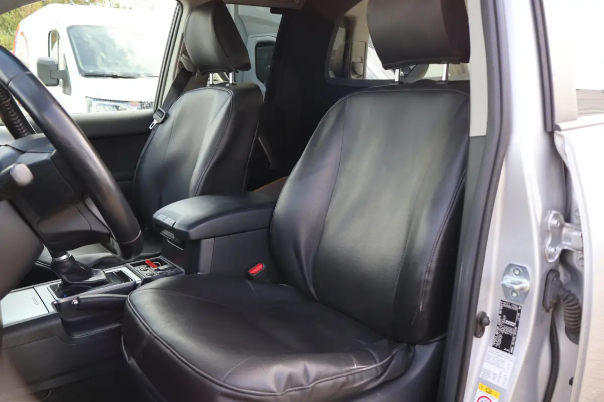 2.8 D-4D-F Challenger Window Van