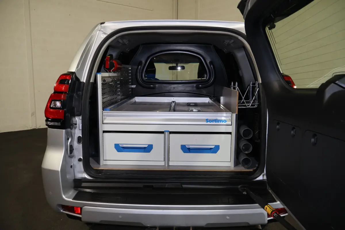 2.8 D-4D-F Challenger Window Van