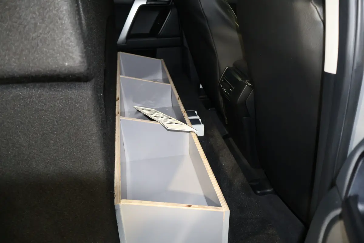 2.8 D-4D-F Challenger Window Van