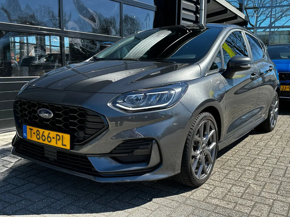 1.0 125 PK Hybrid ST-Line | STUUR, STOEL EN VOORRUITVERWARMING| KEYLESS ENTRY & START| ADAPTIEVE LED KOPLAMPEN| DAB| APPLE CARPLAY/ANDROID AUTO|