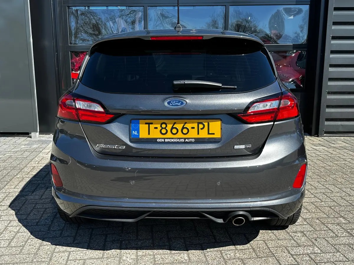 1.0 125 PK Hybrid ST-Line | STUUR, STOEL EN VOORRUITVERWARMING| KEYLESS ENTRY & START| ADAPTIEVE LED KOPLAMPEN| DAB| APPLE CARPLAY/ANDROID AUTO|