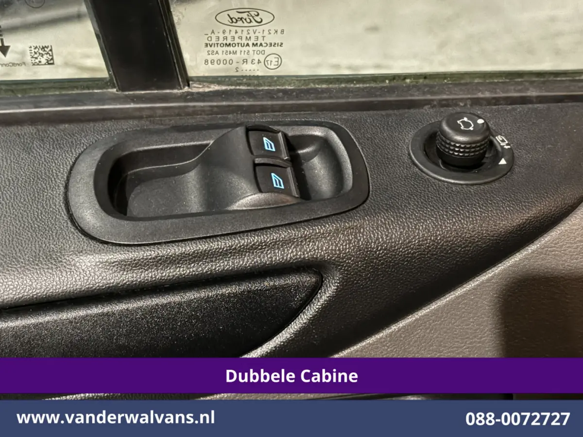 2.0 TDCI 130pk L2H1 Dubbele Cabine Euro6 Airco | 6-Zits | Apple Carplay | LED | Cruisecontrol 2800kg trekhaak, Stoelverwarming, Verwarmde voorruit, Parkeersensoren