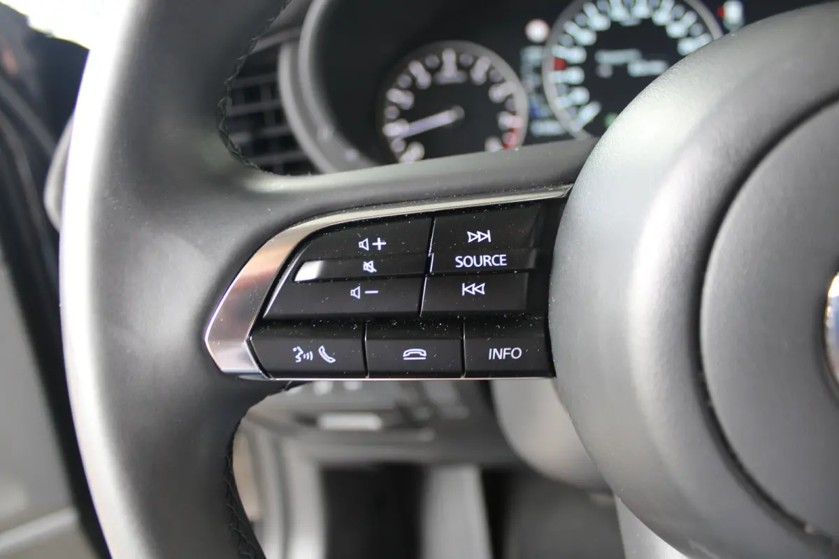 2.0 e-SkyActiv-X M Hybrid Nagisa | Navigatie | Camera | Head-up display | Stoelverwarming | Keyless |