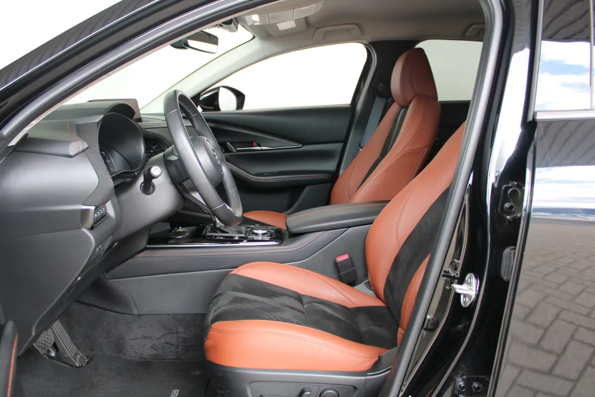 2.0 e-SkyActiv-X M Hybrid Nagisa | Navigatie | Camera | Head-up display | Stoelverwarming | Keyless |