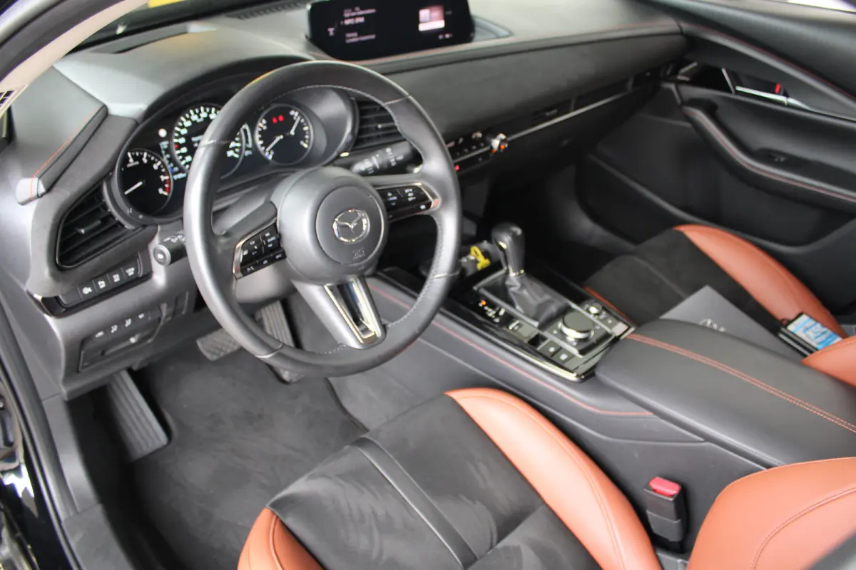 2.0 e-SkyActiv-X M Hybrid Nagisa | Navigatie | Camera | Head-up display | Stoelverwarming | Keyless |