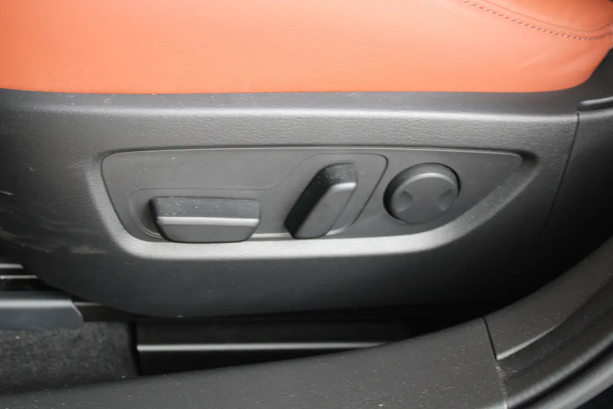 2.0 e-SkyActiv-X M Hybrid Nagisa | Navigatie | Camera | Head-up display | Stoelverwarming | Keyless |