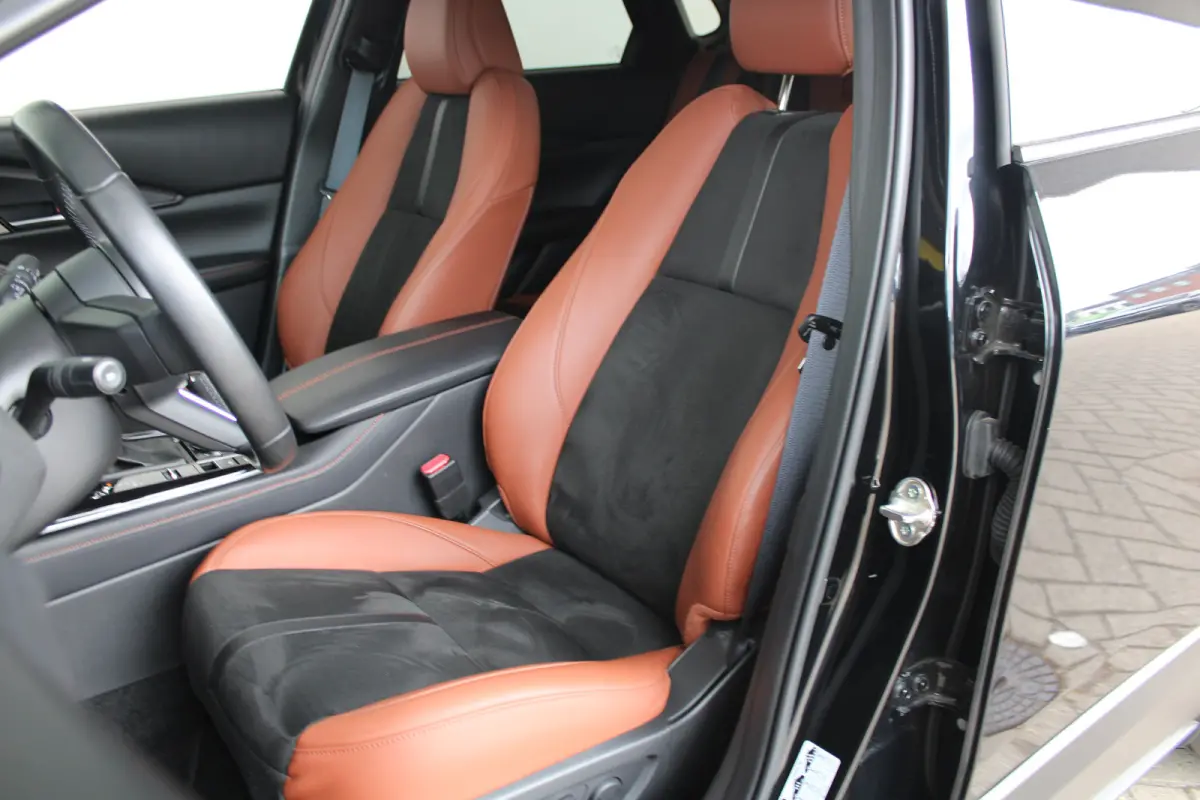 2.0 e-SkyActiv-X M Hybrid Nagisa | Navigatie | Camera | Head-up display | Stoelverwarming | Keyless |