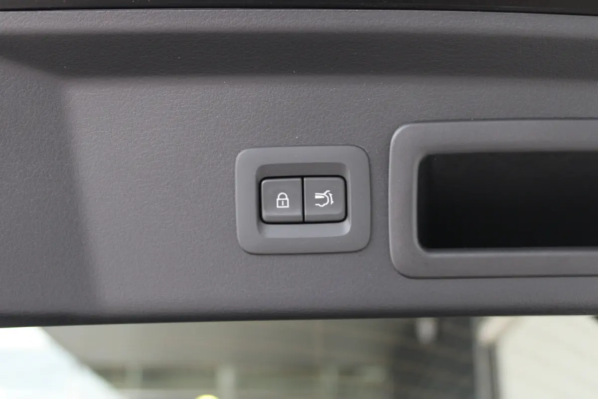 2.0 e-SkyActiv-X M Hybrid Nagisa | Navigatie | Camera | Head-up display | Stoelverwarming | Keyless |