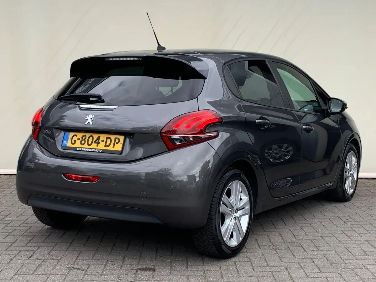 1.2 PureTech Signature Airco | AppleCarplay/ Andoird Auto | Cruise Control | Camera | DAB | LMV 16" | Navi | PDC Achter |